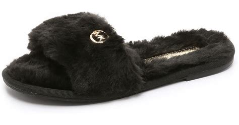 michael kors slippers dames zwart|michael kors black fuzzy slipper.